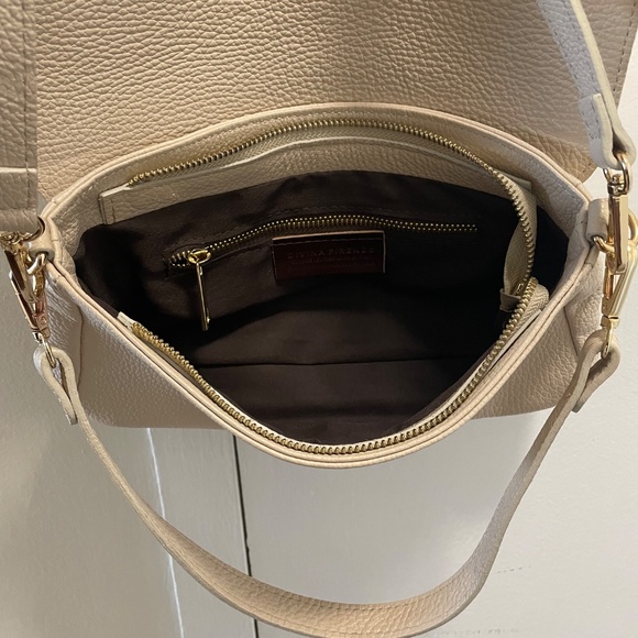 Purse - Picture 2 of 3